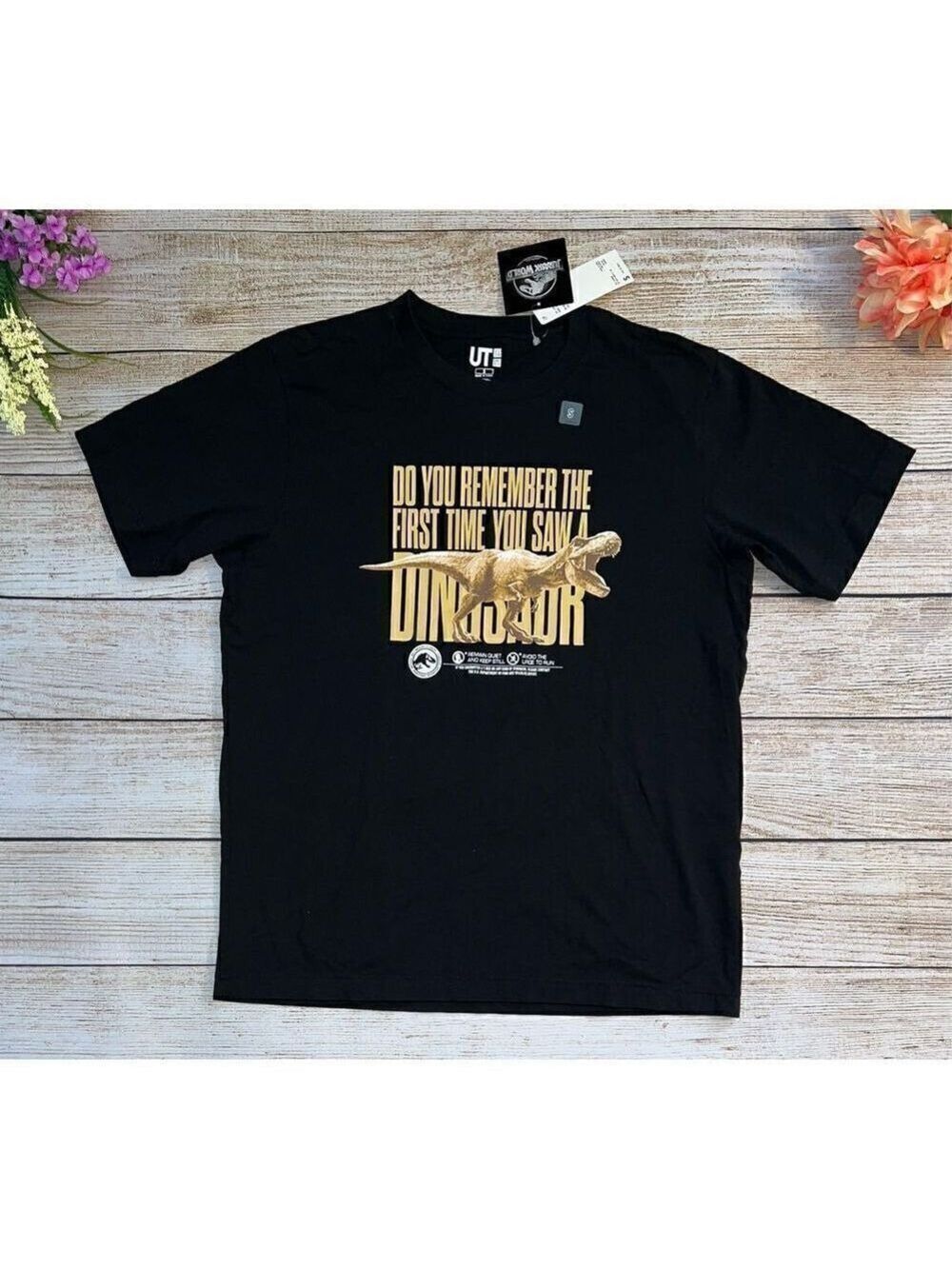 Universal Parks Jurassic World Tee Shirt (S)